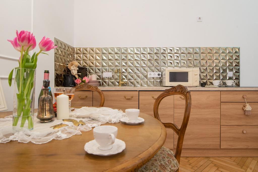 Regina Apartments On Kiraly Street Budapest Exterior photo
